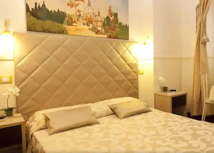 Отель типа "постель и завтрак" Le Di Via Ottaviano - In 2*